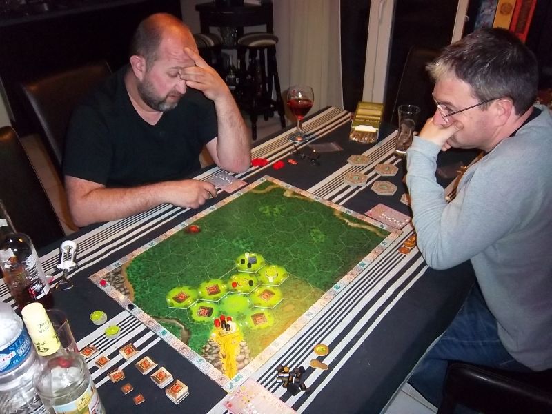 Don Marcos et Cormyros, deux fripouilles prêtes à tout dans cette jungle inextricable de Tikal...