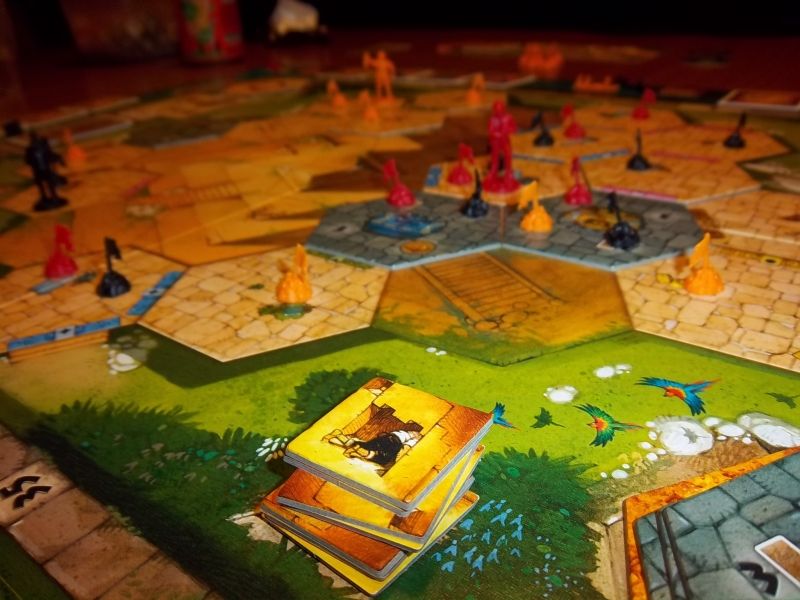 Il y a encore du travail, mais on avance bien. Au premier plan, les tuiles "passage secrets"...