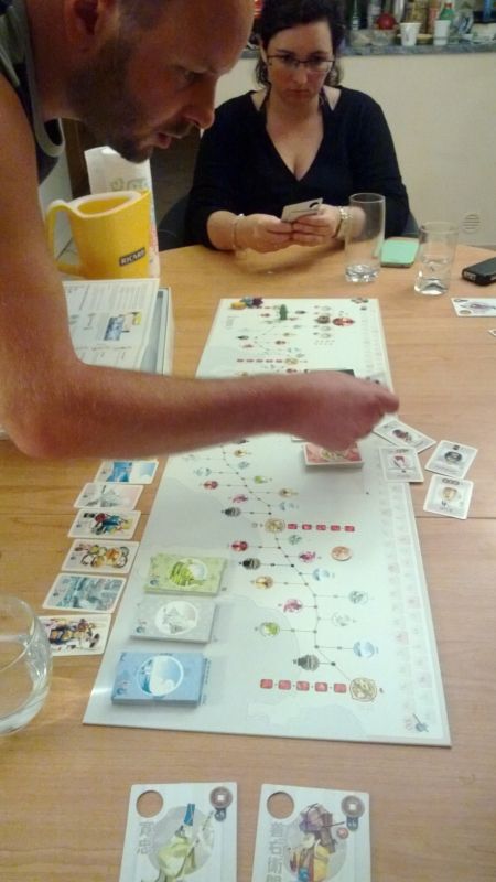 On met en place, Antone concentré, Dame Stef commence à sentir la fatigue