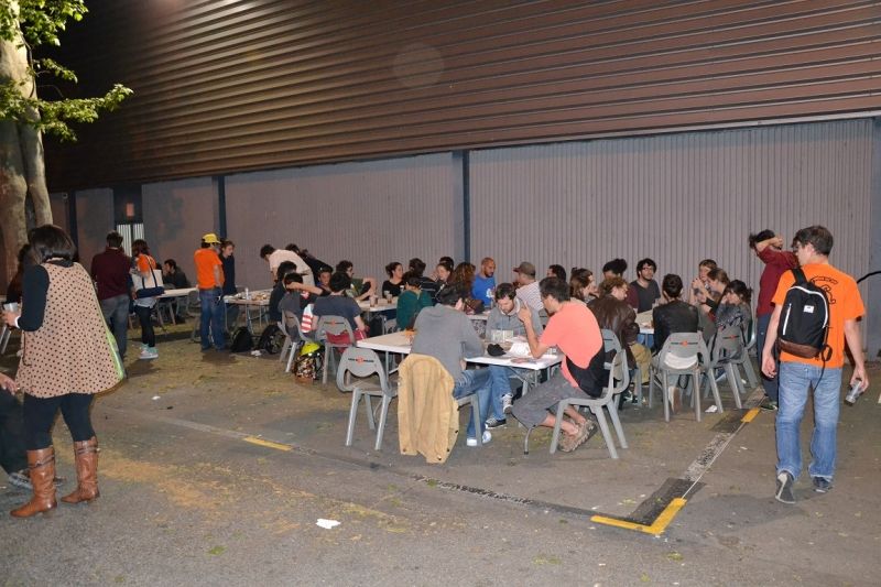 Plus de place dedans ? Il suffit de migrer dehors.