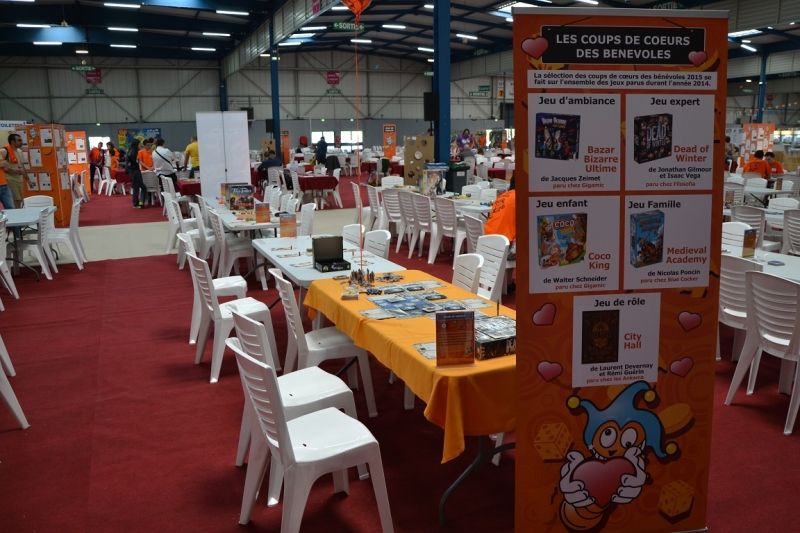 Les tables prêtes à jouer.