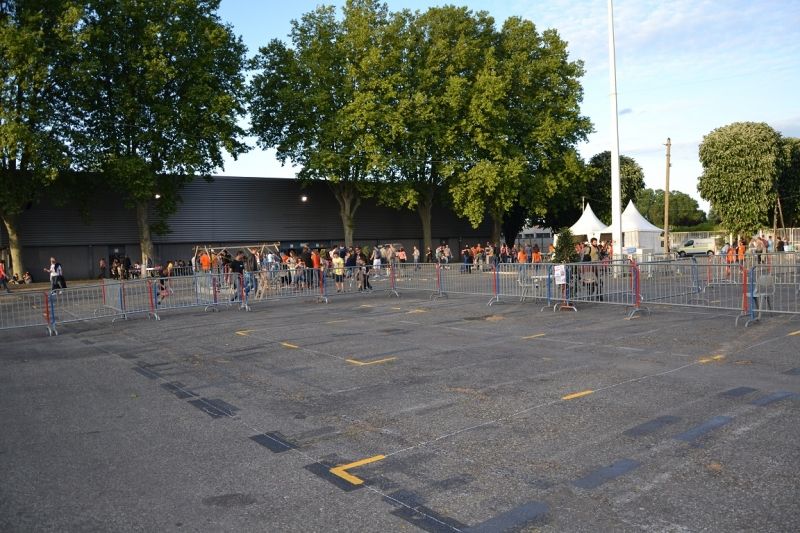 L'espace extérieur au tout début du festival.