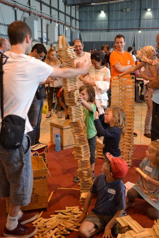 Et quand c'est monté, ça retombe.