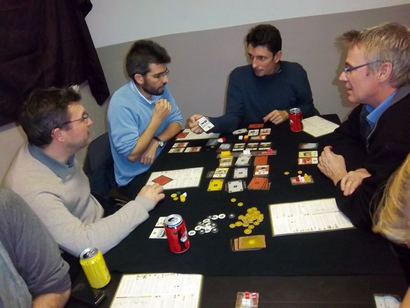 Quelques questions sur les cartes dans la parties d'à coté...