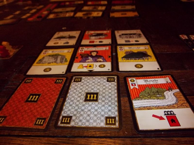 mon quartier en fin de partie (les bâtiments de prestiges, déjà décomptés, apparaissent retournés ici et sur les autres photos).