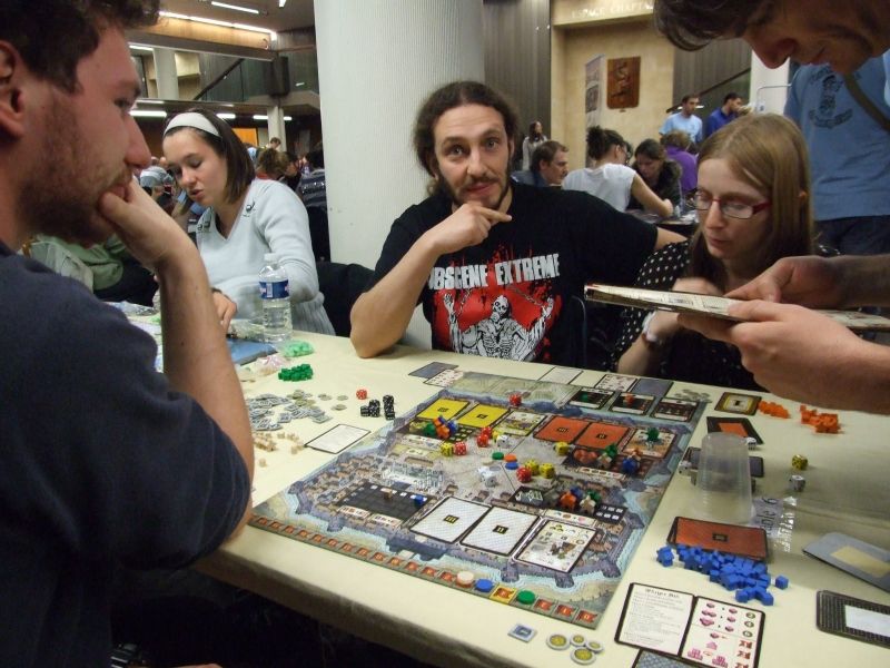 Oui, je sais, moi aussi l'abondances des petites règles  m'a fait cet effet là, surtout en fin de festival.