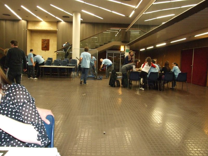 Et oui....photo prise pendant la partie : nous étions vraiment parmi les derniers acharnés...z'ont même failli partir sans nous !