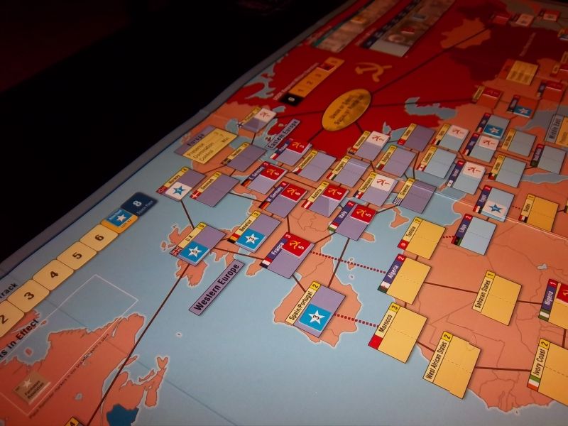 Fin de partie : La France, l'Italie et l'Allemagne de l'Ouest sont dans le camp soviétique...