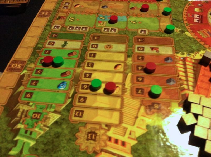 Très serré sur les temples