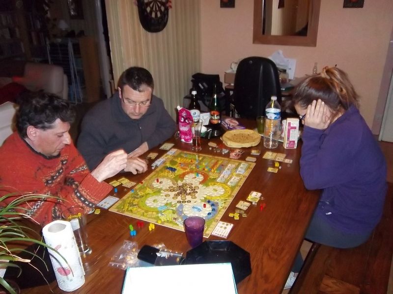 Et avant pour la seconde partie...notez la présence de bières, de crèpes et même d'un paquet de thé Sud-africain...