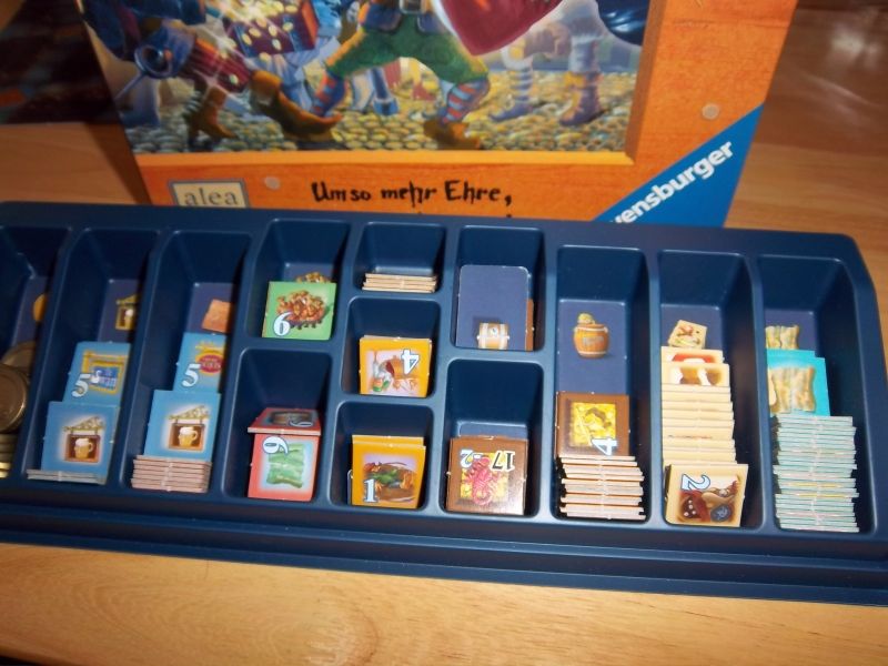 Beaucoup de tuiles ? Pas de problème, une boîte de rangement bien pratique est fournie...