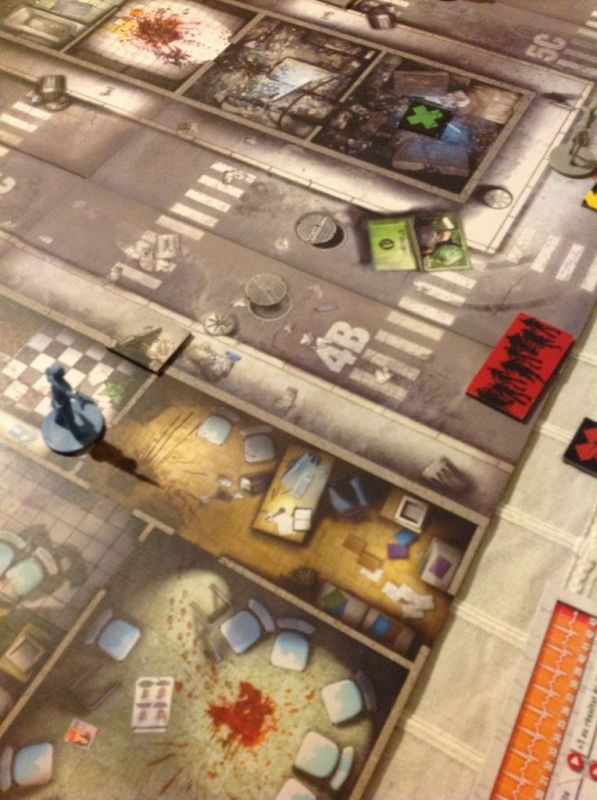 Moi, je reste ici pour couvrir la porte.