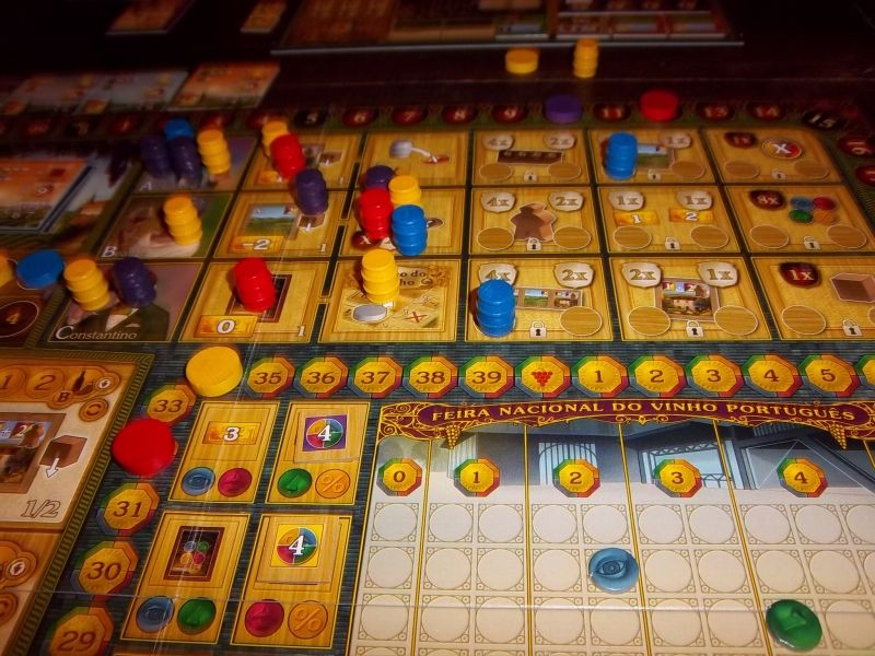 On approche tout doucement de la fin...les tonneaux rouges sont les miens.