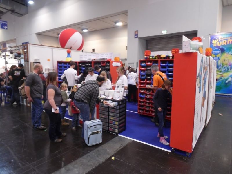 Le fameux stand qui vend des pions de tous genres pour compléter vos jeux incomplets