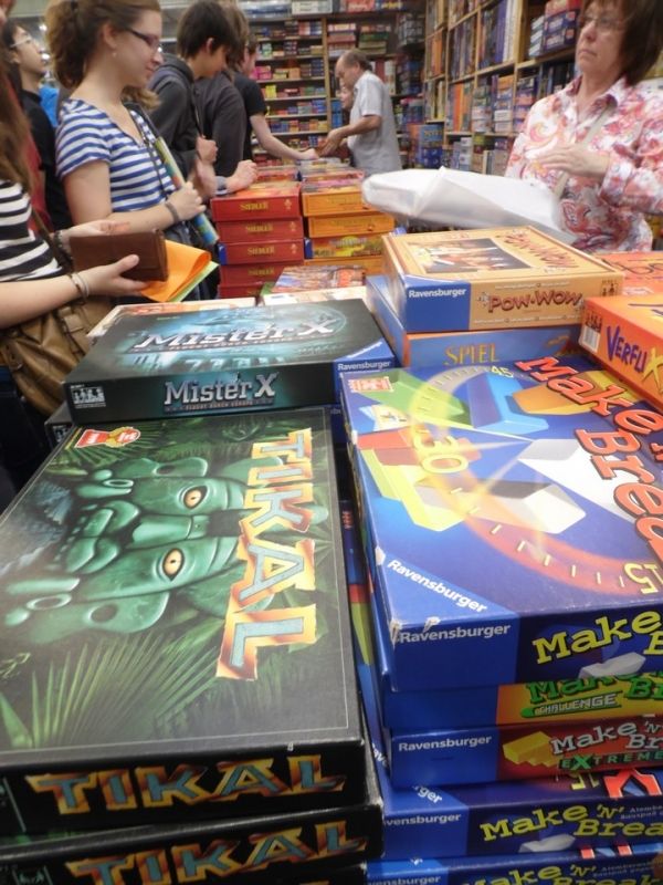 Tikal, sur les stands de jeux d'occas, à 15€, comme chaque année. Et le mois suivant, sur le net ludique, il s'en vend des brouettes au double du prix...