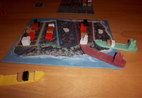 L'île sur laquelle les containers s'accumulent durant la partie...