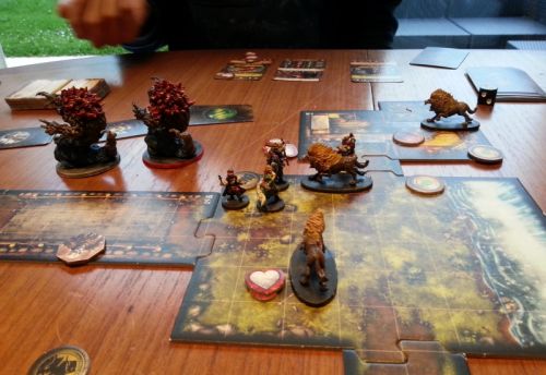 Les amis, protégeons ce villageois des chiens de l'enfer et que nos corps lui servent de rempart