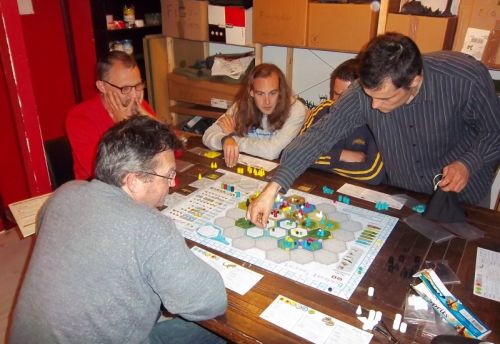 Cette fois, c'est monsieur Fabrice, le roi des insectes, qui joue son tour...