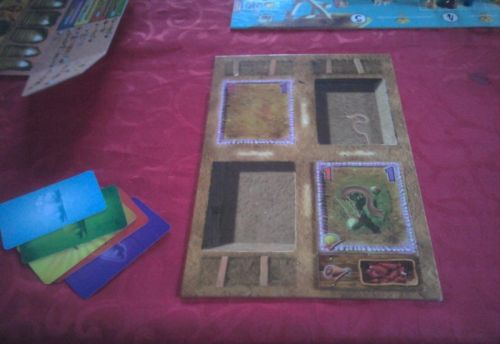 Après le 1er tour, ma monstrerie est désespérément vide. J'ai au moins préparé l'avenir avec une nouvelle cage et une amélioration