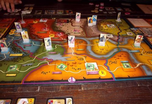 Un plateau bien peuplé, source de conflits latents...