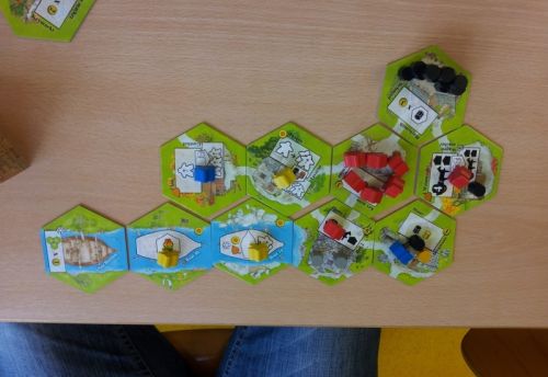 La vue d'avion d'un petit village dans les 55 points !