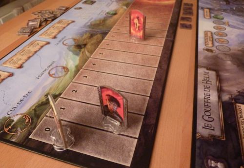 ça va, il est encore loin ! Vas y sors la Pipe de Hobbit