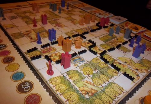 Les premiers fief se sont formés, notamment l'un des miens (les rouges).