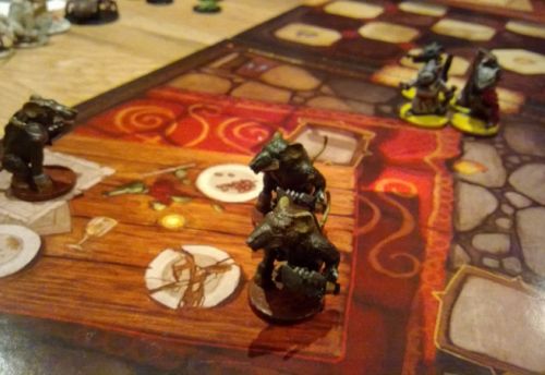 on arrive dans la salle à manger.. des rats jouent aux dès !