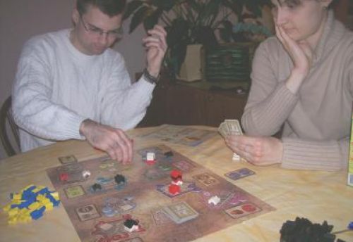 Les premiers coups de notre invité montrent qu'il a clairement saisi les principes du jeu...