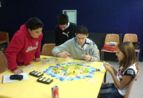 Les garçons sont écoeurés de voir une fille mener !!!