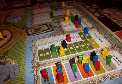 La répartitions des points en fin de partie. Un peu ésotérique pour les béotiens, mais les connaisseurs comprendront.