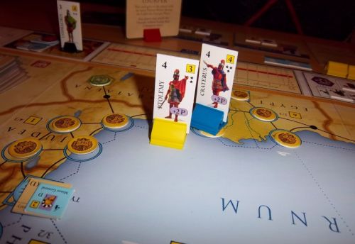 Ptolemé et Craterus s'affrontent enfin sur le sol égyptien. 