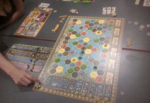 J'ai hésité à mettre cette photo prise quelques secondes avant la précédente. Jedisjeux est bien interdit aux moins de 18 ans non ? ^^ 