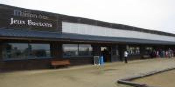 Ils ont des chapeaux ronds... mais aussi des jeux !